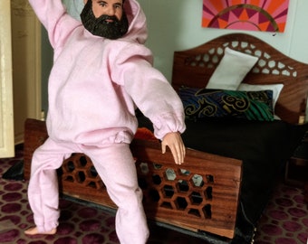 2-pc hooded sweat-jogging-workout suit, many colors, top has real pockets.  Various large belly, Xlarge muscles and other 1:6 scale dolls