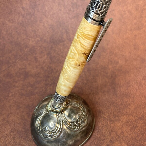Celtic DesignTwist Ball Point Pen in beautiful burlwwod.
