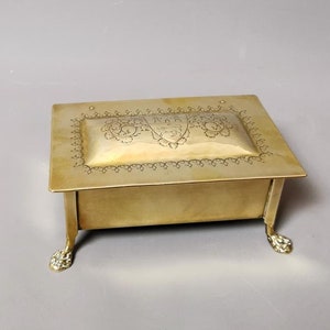 Antique brass tobacco box, Heraldic, table top, lion paw feet