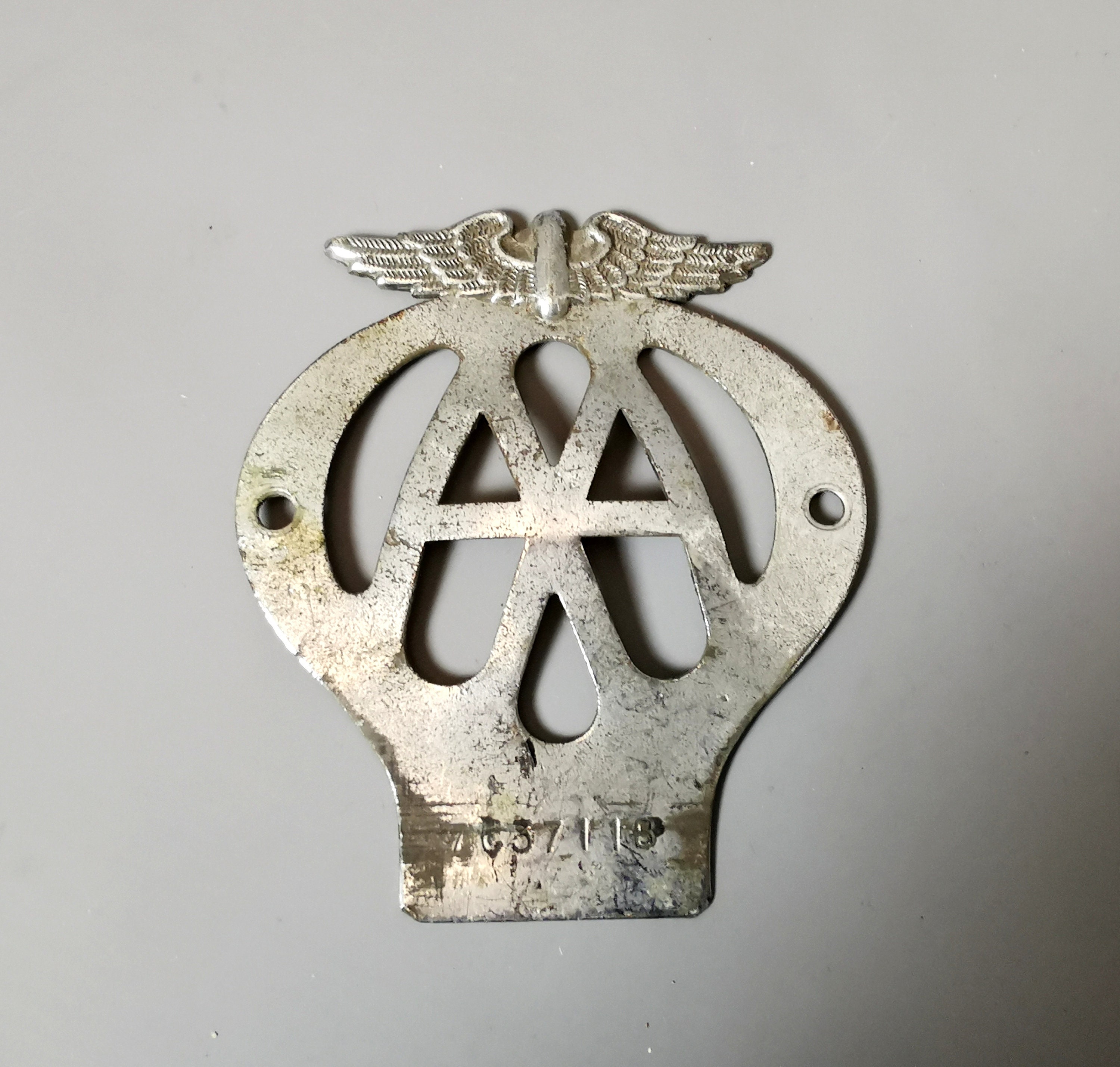 CLASSIC AA CAR BADGE SERIAL NUMBER 6E 2046 IN GREAT CONDITION 6 off 