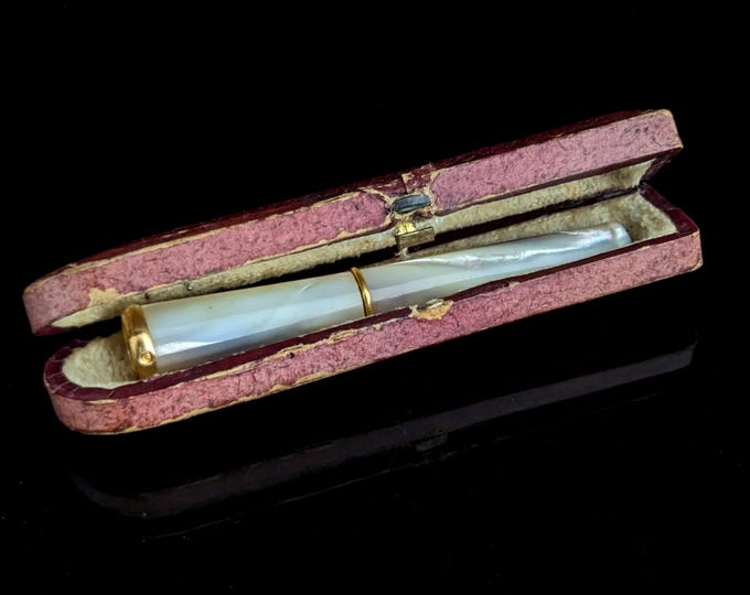 Antique Meerschaum cheroot, Dog, cased