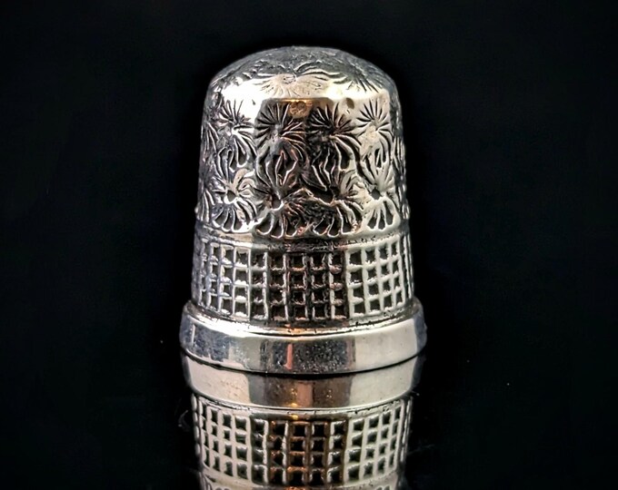 Antique sterling silver thimble, floral