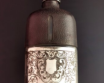 scomparto segreto Sacra Bibbia con fiaschetta da 6 oz mancante prima pagina
