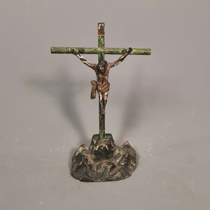 Antique Italian softwood crucifix, Corpus Christi, 18th century