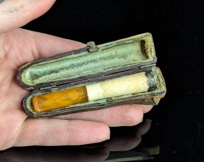 Antique Meerschaum and silver tip cheroot holder, cigarette holder, cased, Edwardian