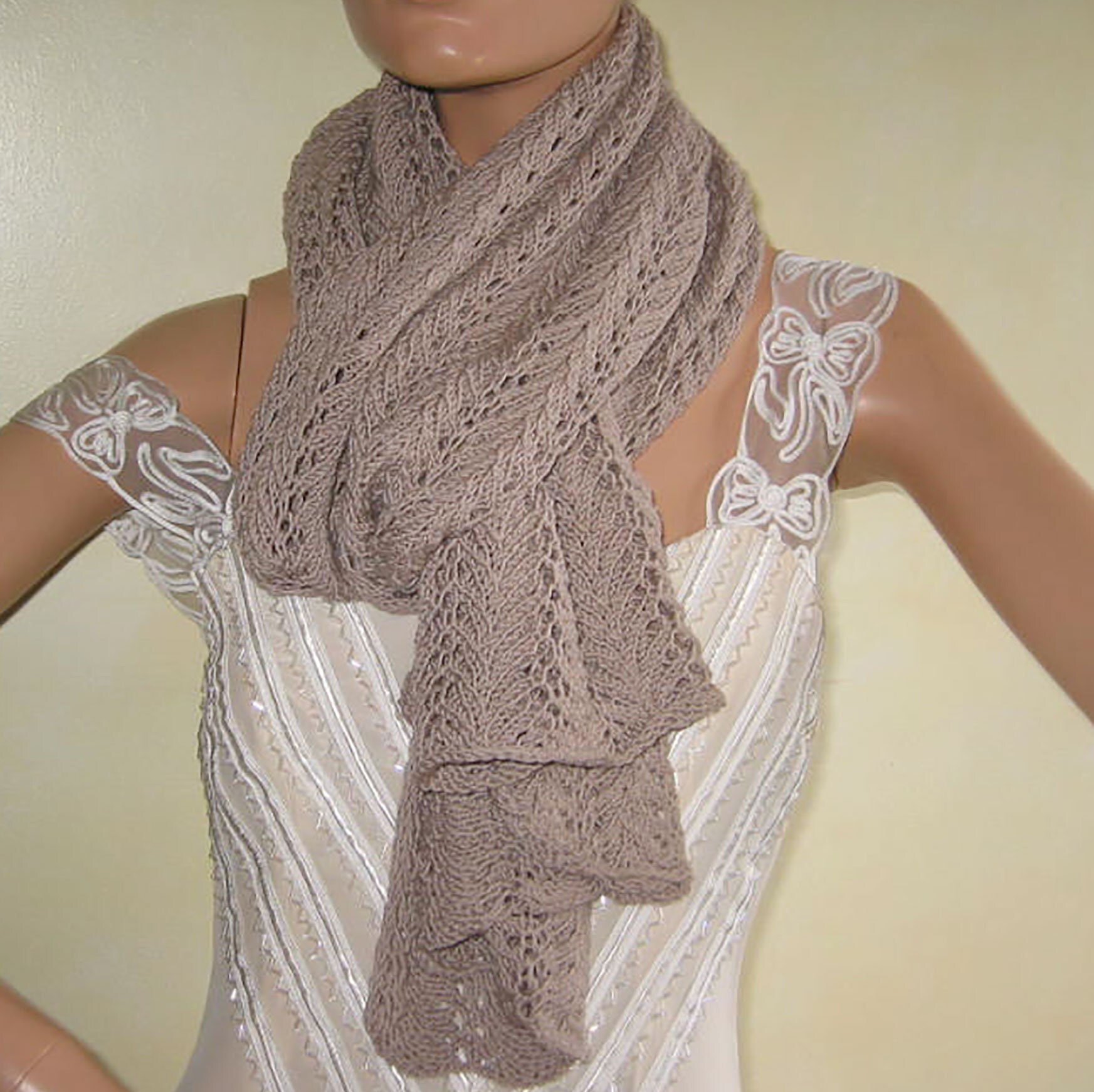 Hand-knitted Stole XXL Scarf Shoulder Cloth Made of 12% Baby