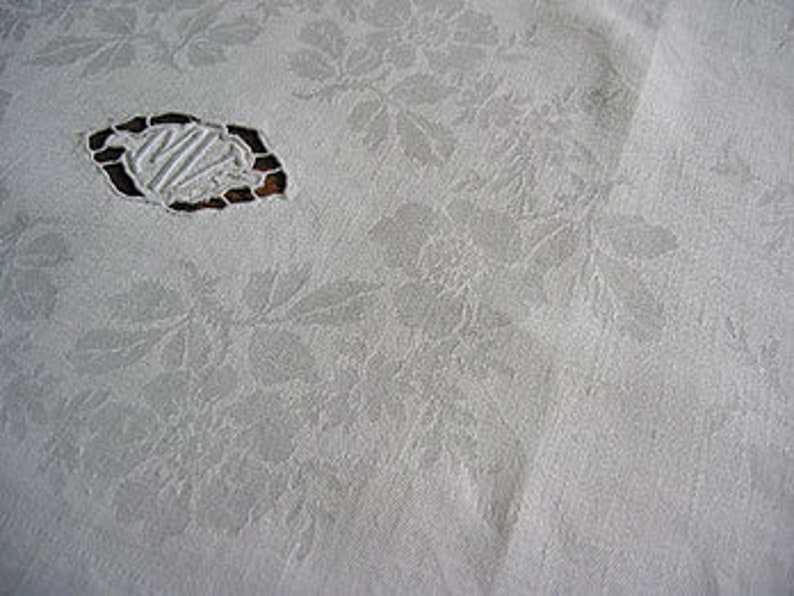 Rare Art Nouveau linen Mid-ceiling napkin 77 x 66 cm France around 1900 Rauten-Relief monogram MV IN rare Version