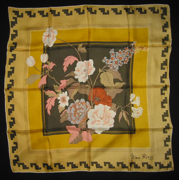 Foulard En Soie Nina Ricci Fleuri Bleu - Occasion Bon état