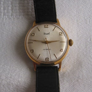 ensemble antique vintage de 7 montres-bracelets par Kelton Armanchoc Pontiac Swiss Made Timex Dermont Swiss Waterproof Enroulement automatique à la main image 3
