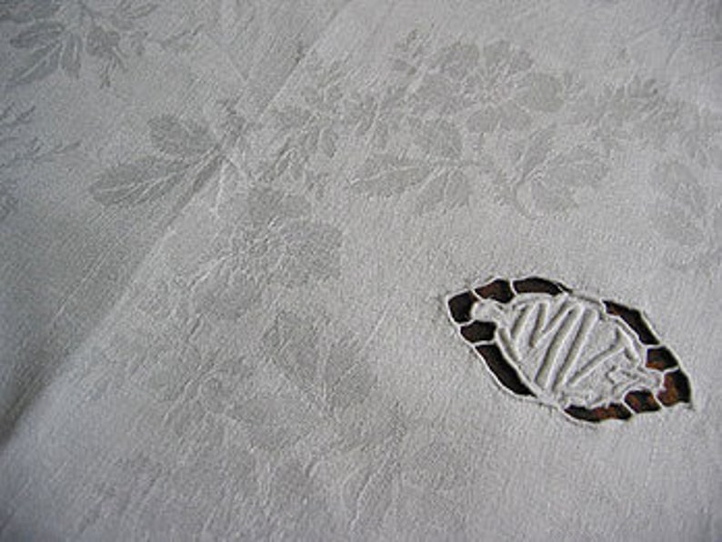 Rare Art Nouveau linen Mid-ceiling napkin 77 x 66 cm France around 1900 Rauten-Relief monogram MV IN rare Version