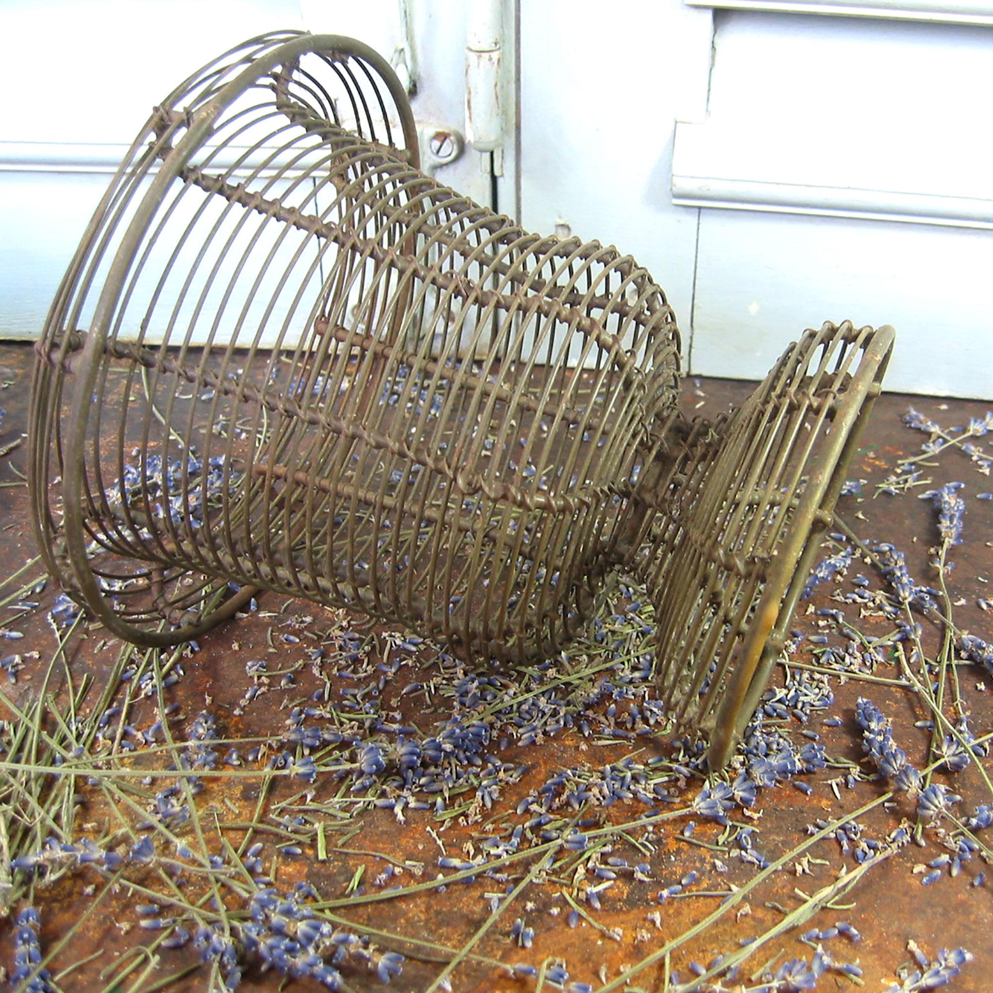 ヴィンテージアンティークのフランスの金属製バスケット、卵用