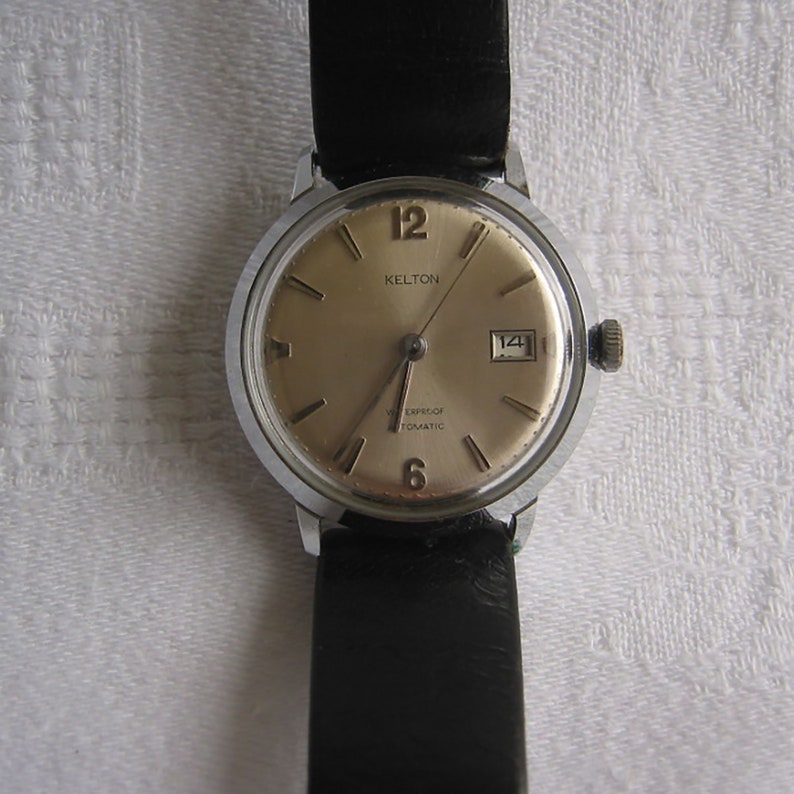ensemble antique vintage de 7 montres-bracelets par Kelton Armanchoc Pontiac Swiss Made Timex Dermont Swiss Waterproof Enroulement automatique à la main image 7