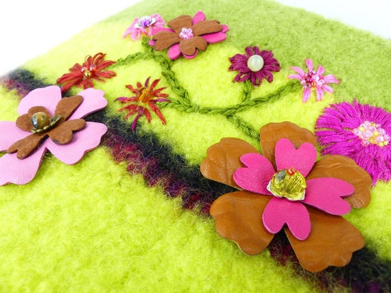 Beaded leather flower design on both sides, felte… - image 5