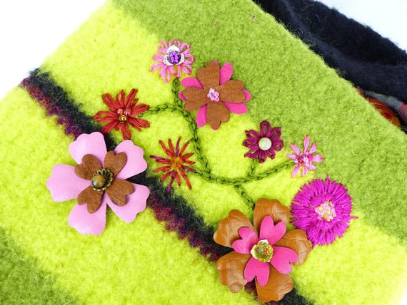 Beaded leather flower design on both sides, felte… - image 3
