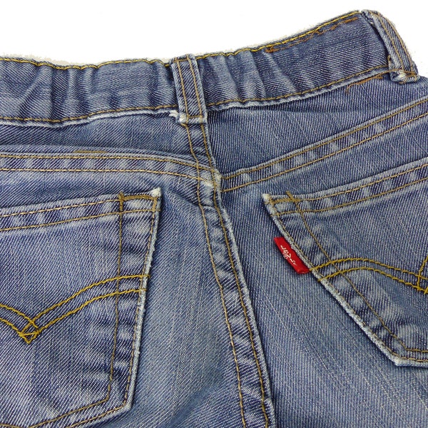 Levi's size 3T 514 slim straight leg jeans with spandex stretch. Medium blue. Zipper fly with working pockets and stretch waistband.