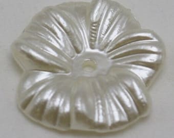 Ivory Pearl Acrylic Bead caps - 16mm diameter, 2mm height w/2mm hole, 10/pack, flower antique style (BCWPF155)