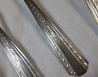 95 piece service for 8 International Silver Hollywood silverplate flatware silverware set