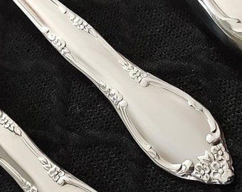 56 piece service for 8 Oneida Mansion Park stainless flatware set