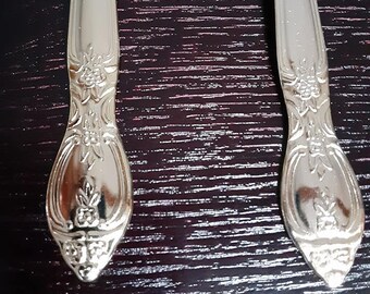 42 piece service for 8 Victorian by International Silver gold tone flatware set