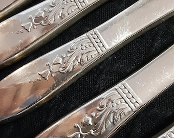 52 piece service for 8 Oneida Presentation silverplate flatware set