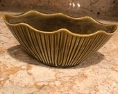 Vintage McCoy 627 Green planter
