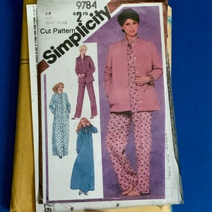 UNCUT Simplicity  9784 Misses Robe or Jacket, Pullover Nightgown and Pajamas Sewing Pattern-Size  14 or 16 - Missing envelope