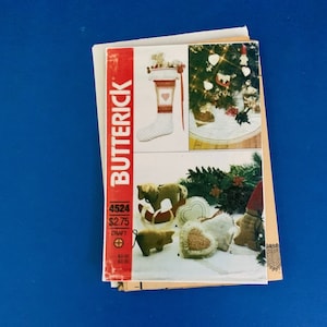 UNCUT Butterick 4524 - Christmas  Decor Sewing Pattern - Ornaments, Tree Skirt, Stockings - Missing envelope