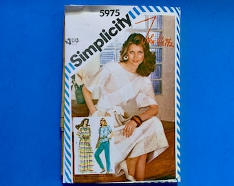 UNCUT Simplicity  5975 Misses Skirt in 2 lengths, pants and pullover top Sewing Pattern-Size  12 - 14 - 16 - Missing envelope
