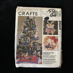 McCall&#39;s Crafts 6664 Country Critter Christmas Sewing Pattern - Holiday decor Ornaments, Stockings, Tree Skirt, Wreath wings - UNCUT