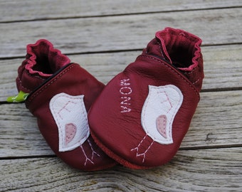 Crab shoes bird with name embroidery, red and white
