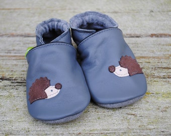 Crawling shoes hedgehog, grey-dark brown