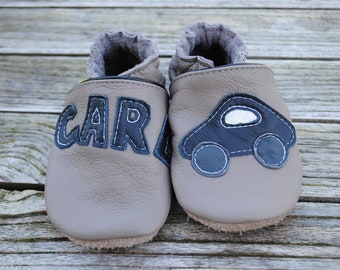 Crawler shoes "Car" with name, nude-dark blue