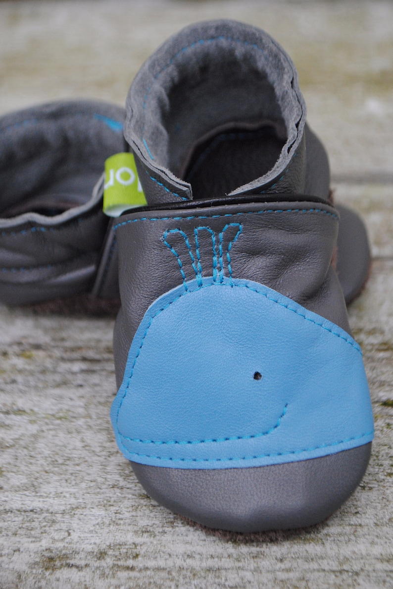 Crawling shoes whale with name, gray-light blue image 3