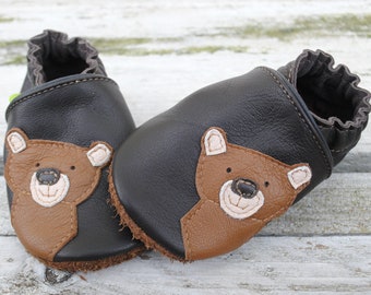 Crawling shoes bear, dark brown-cappucchino