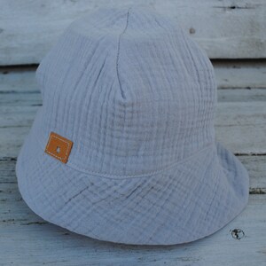Chapeau de soleil en mousseline, chapeau d'été, bord gris clair, intérieur gris foncé image 2