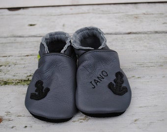 Crawling shoes mini anchor with name, grey-black
