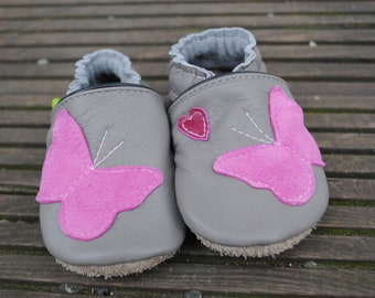 Crawling shoes butterfly, taupe-berry