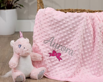 Gepersonaliseerde roze deken voor babymeisjes, zacht en pluizig, geborduurd geschenk met een roze strik