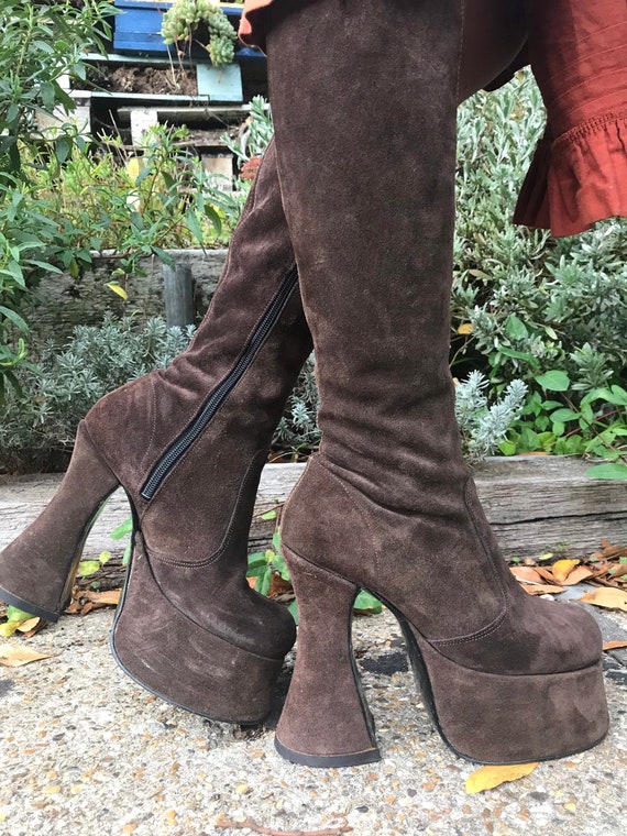 Rare Vintage 90s does 70s go go boots platforms kn