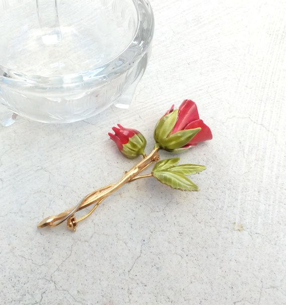 Realistic gold tone red and green enamel rose bro… - image 3