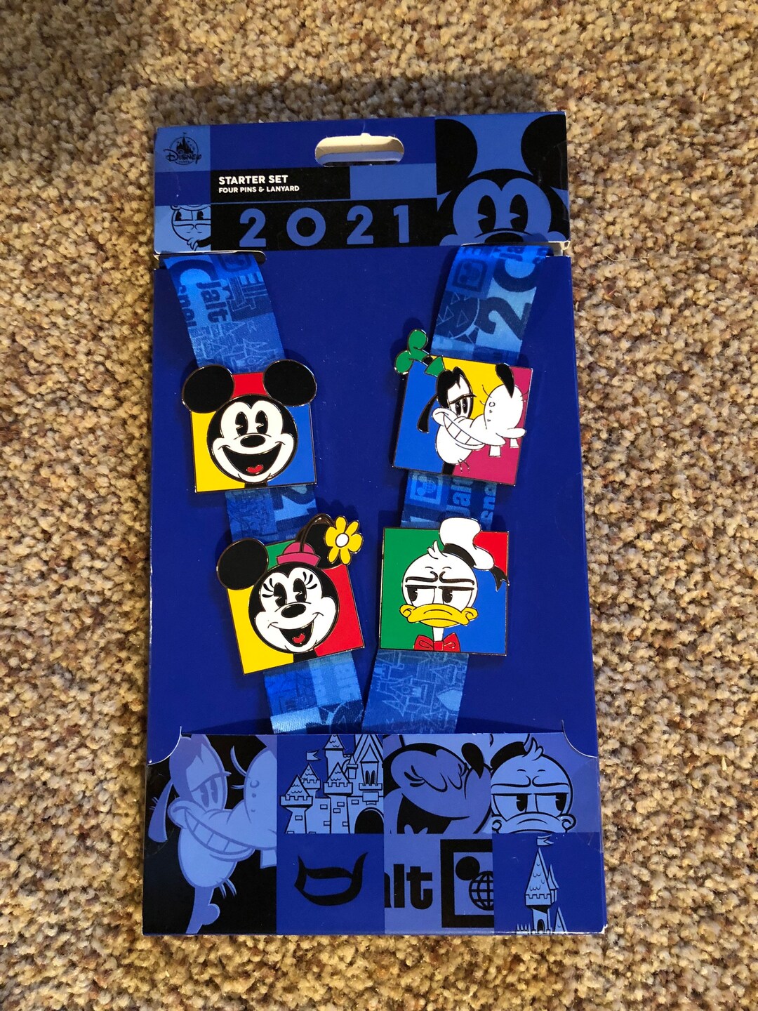 Disney Official Trading Pin Starter Pin Set With Lanyard No