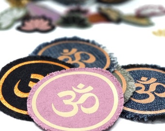 #03 OM AUM DESIGN SYMBOL HINDUISM Embroidered Iron on Patch Free Postage