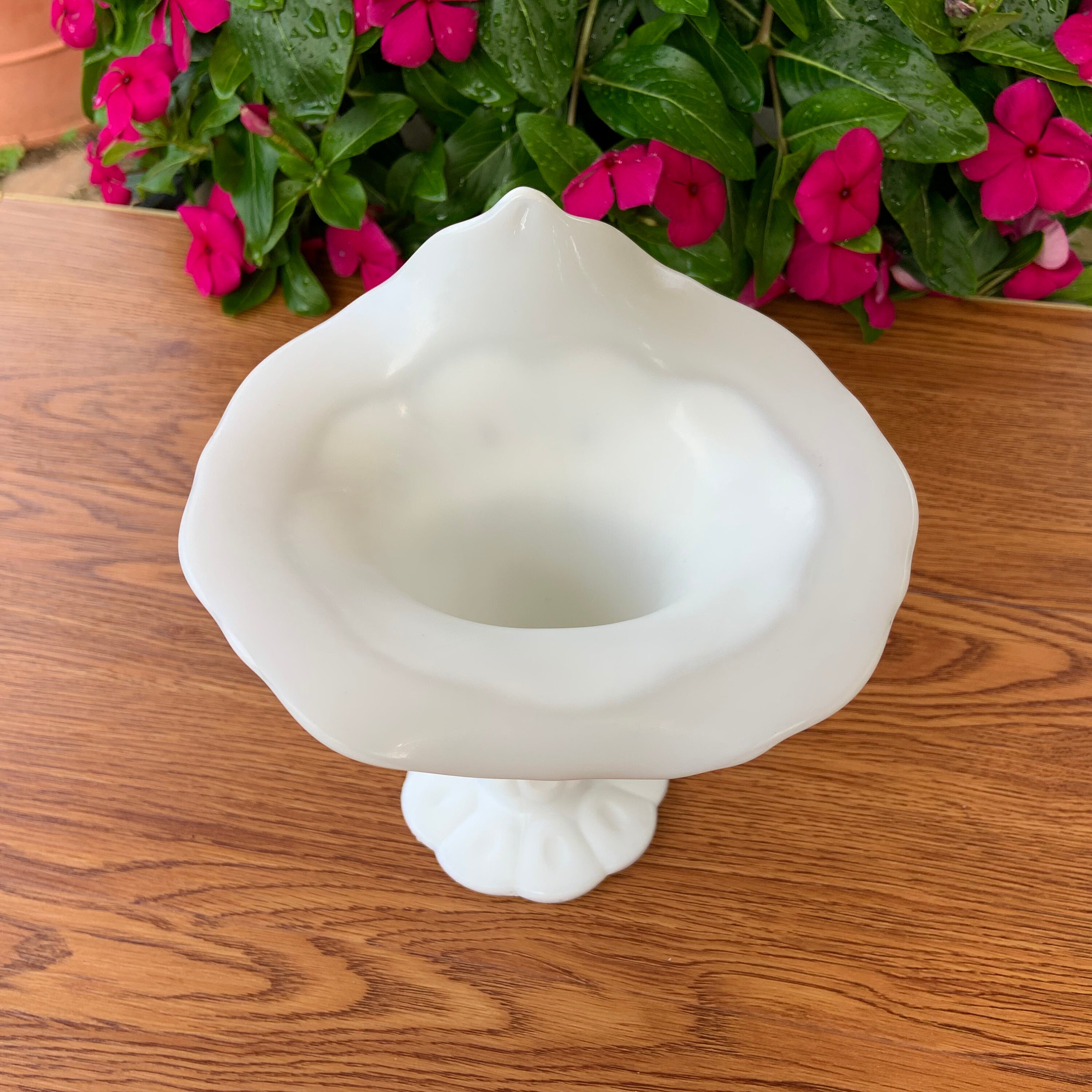 Fenton Milk Glass Vase Jack In The Pulpit Thumbprint Calla