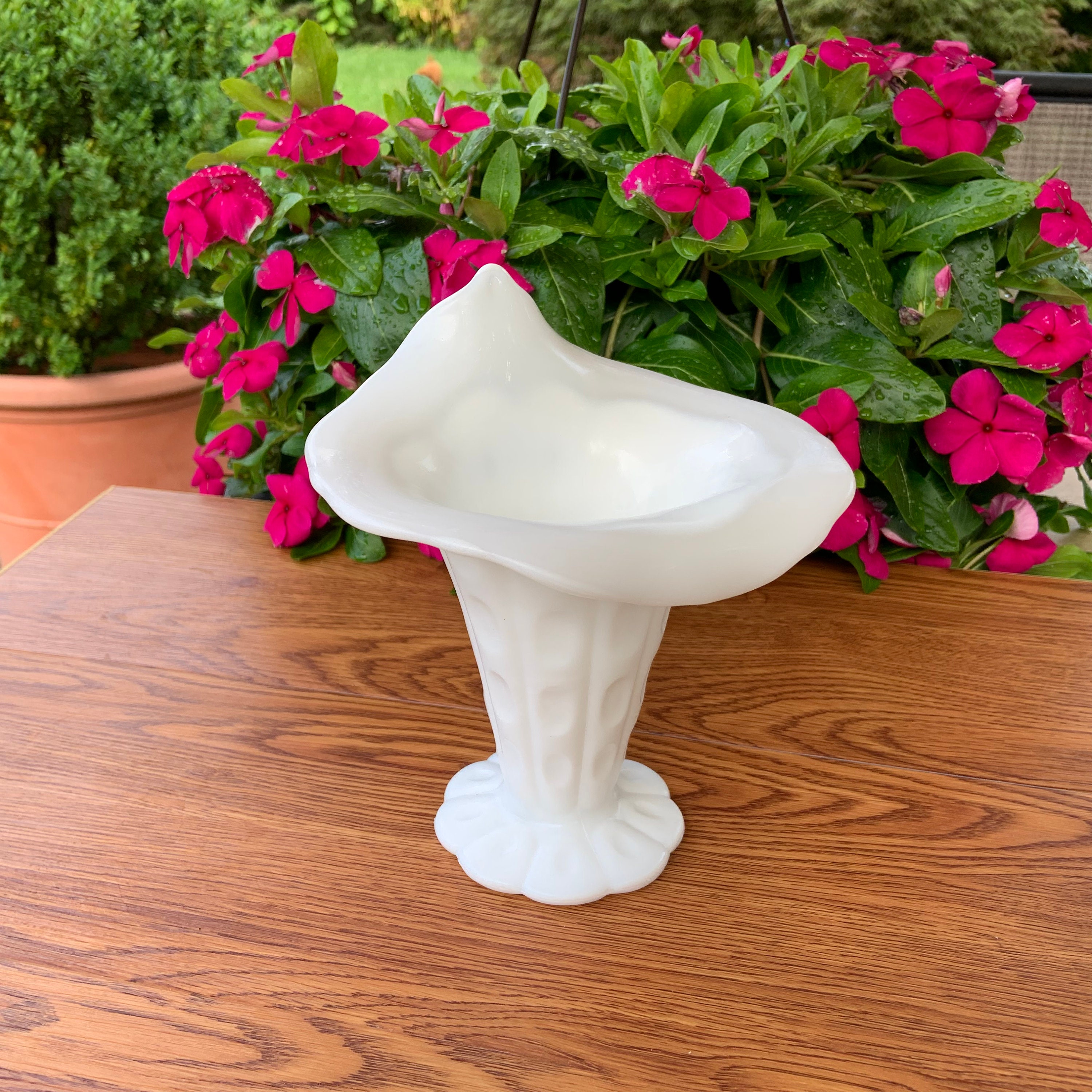 Fenton Milk Glass Vase Jack In The Pulpit Thumbprint Calla