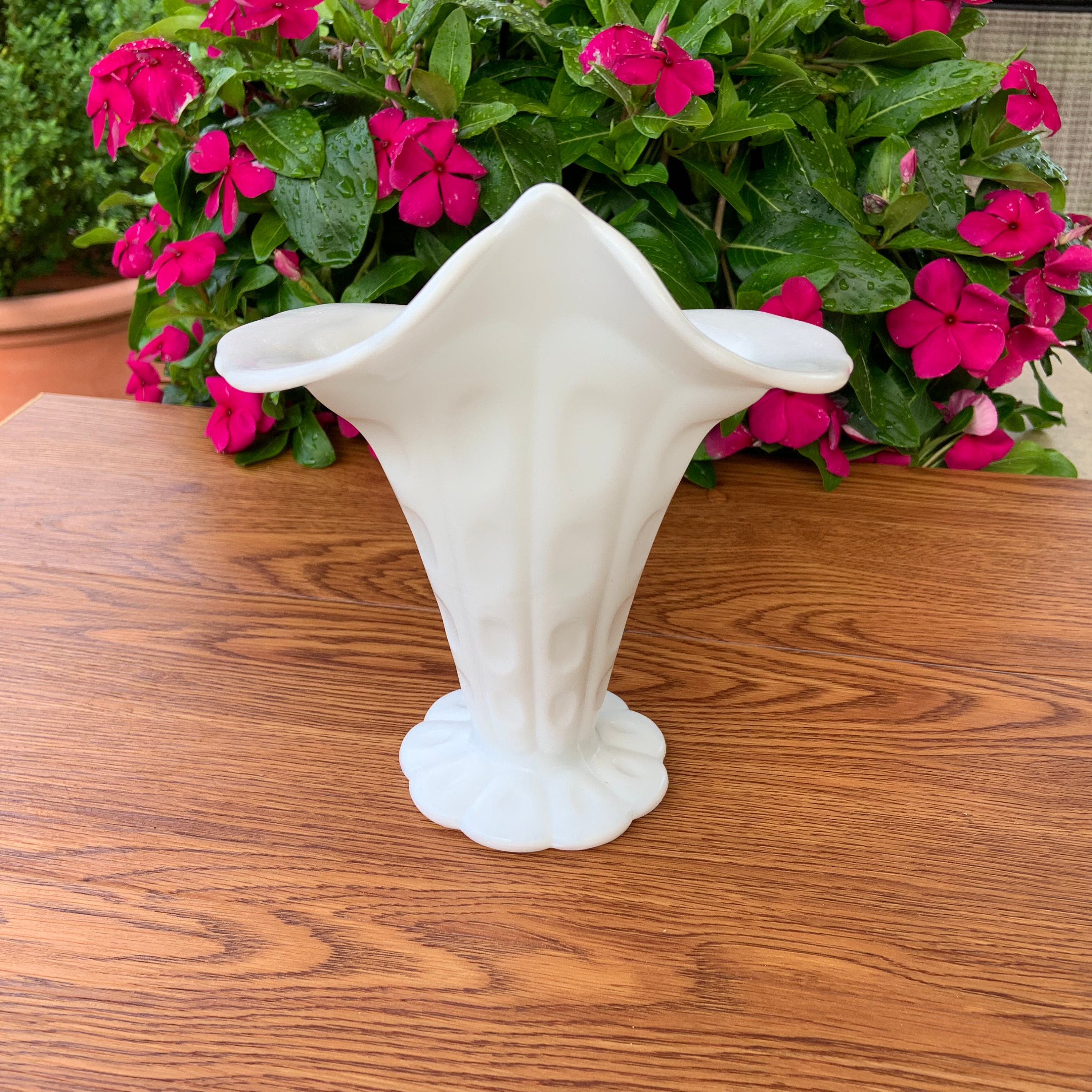 Fenton Milk Glass Vase Jack In The Pulpit Thumbprint Calla
