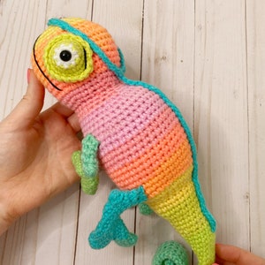 PATTERN Marco the Chameleon image 2