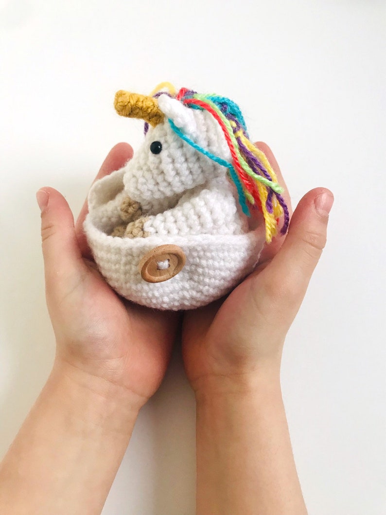 ENGLISH PATTERN Unicorn Hatching Egg image 4