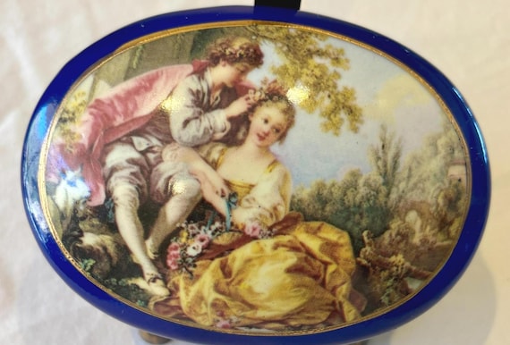 Vintage LIMOGES Porcelain Lidded Jewelry/Trinket Box