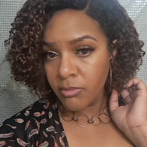 Chic C-Part Brown Curly Brazilian Short Wig: Pre-Plucked, Bleached Lace, 180% Density Raw Virgin Human Hair Wig Tailored for Black Women.