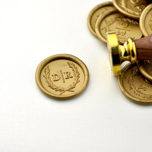 Custom Wax Seal Initials Stamp, Personalized Wedding Initials Seals, Wedding Invitation, Seal Sealing Wax Stamp, Wreath Stamp 015